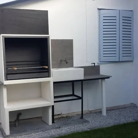 Vakantiehuis Petite Maison Avec Dependances, Idealement Situee *