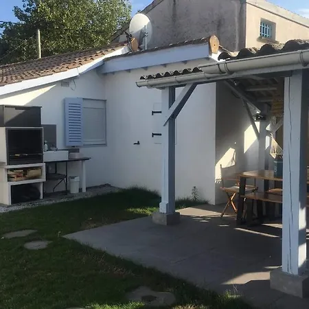 Vakantiehuis Petite Maison Avec Dependances, Idealement Situee