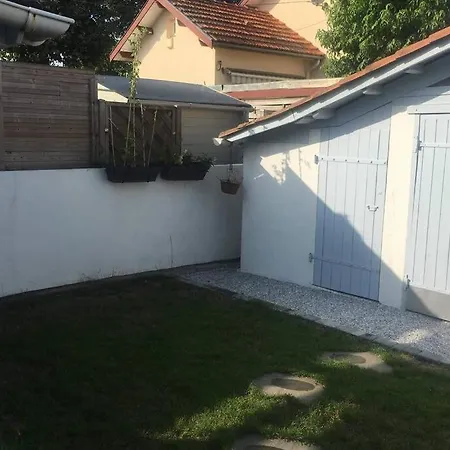 Vakantiehuis Petite Maison Avec Dependances, Idealement Situee *