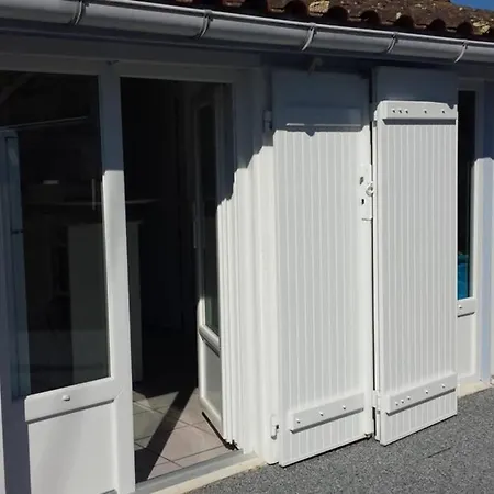 Vakantiehuis Petite Maison Avec Dependances, Idealement Situee