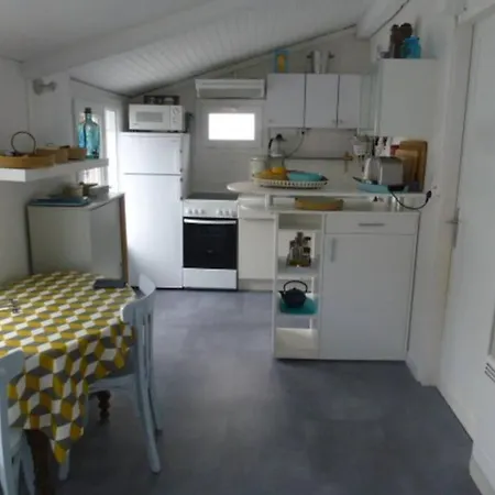 Petite Maison Avec Dependances, Idealement Situee